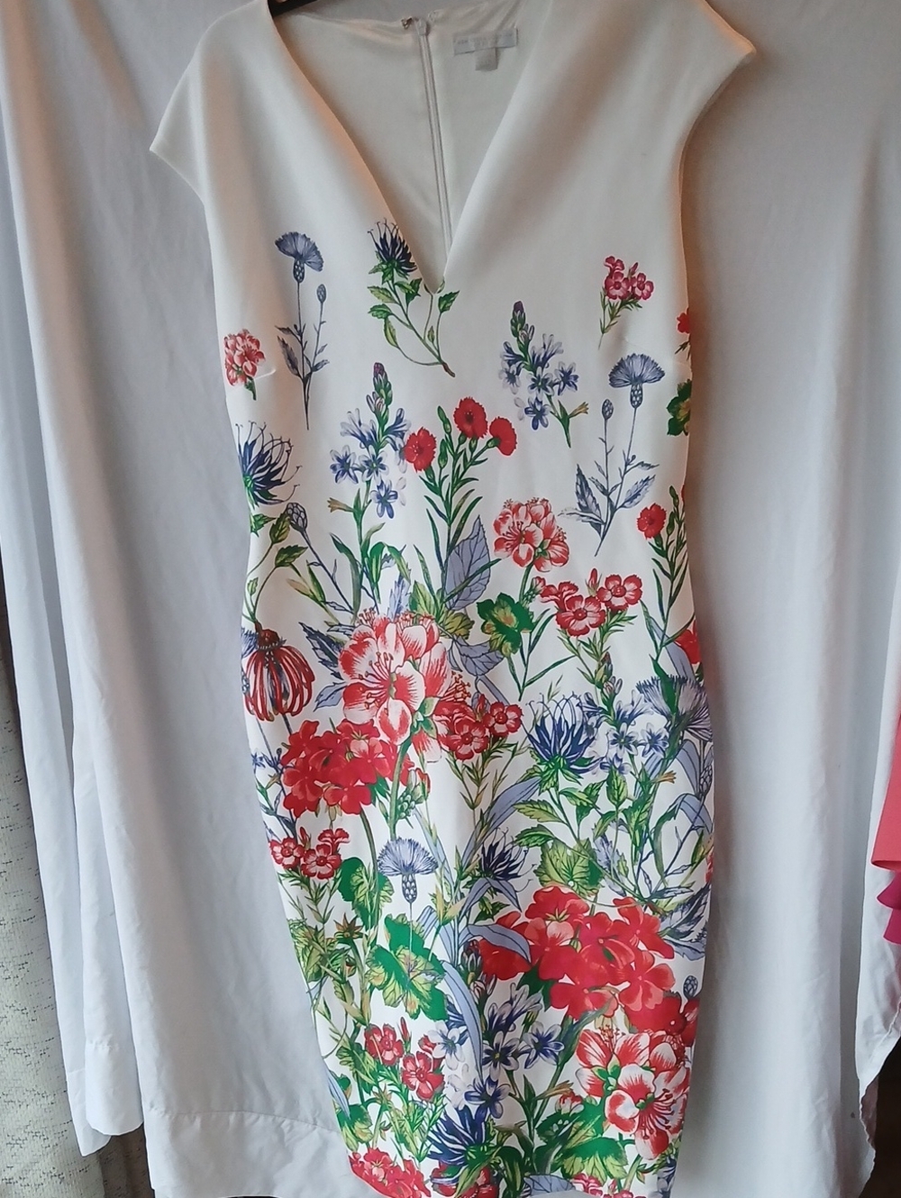 New York & Company White Floral V-Neck Sheath Dress with Red, Green, Blue Print